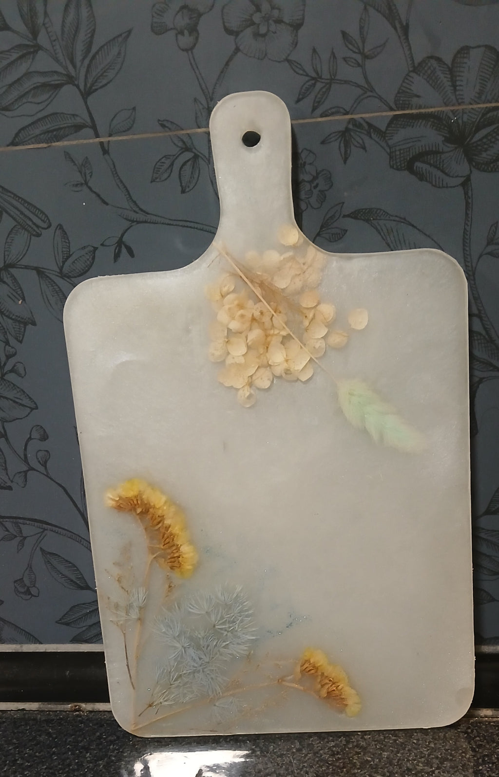 Tábua artesanal em resina epóxi 