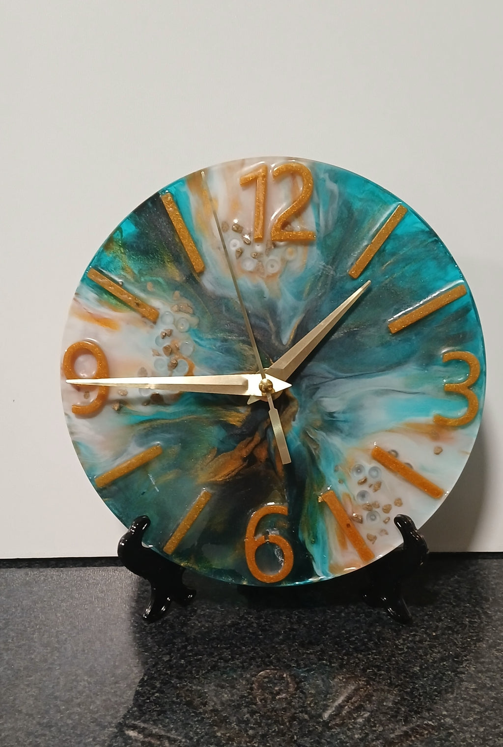 Relógio de mesa Artesanal em Resina Epóxi – Peça Única