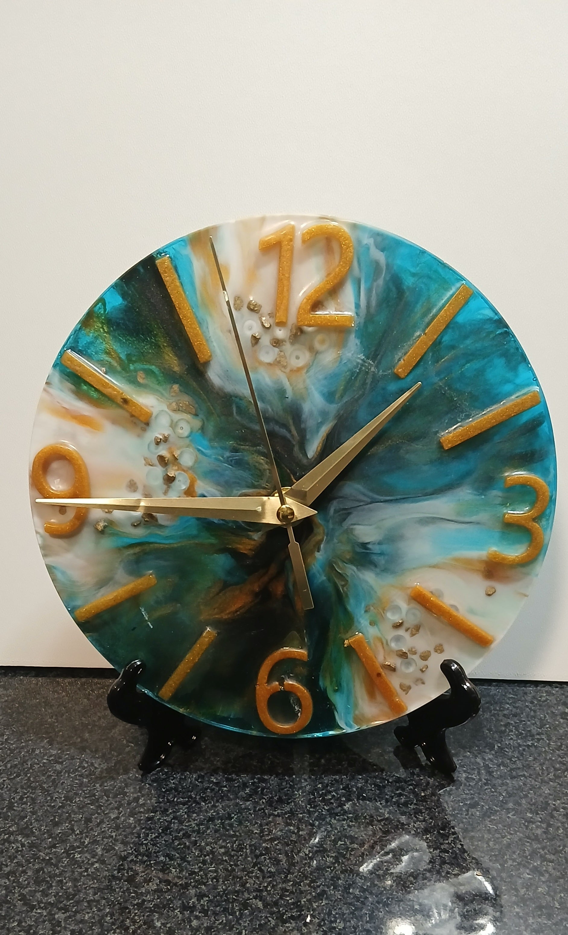 Relógio de mesa Artesanal em Resina Epóxi – Peça Única