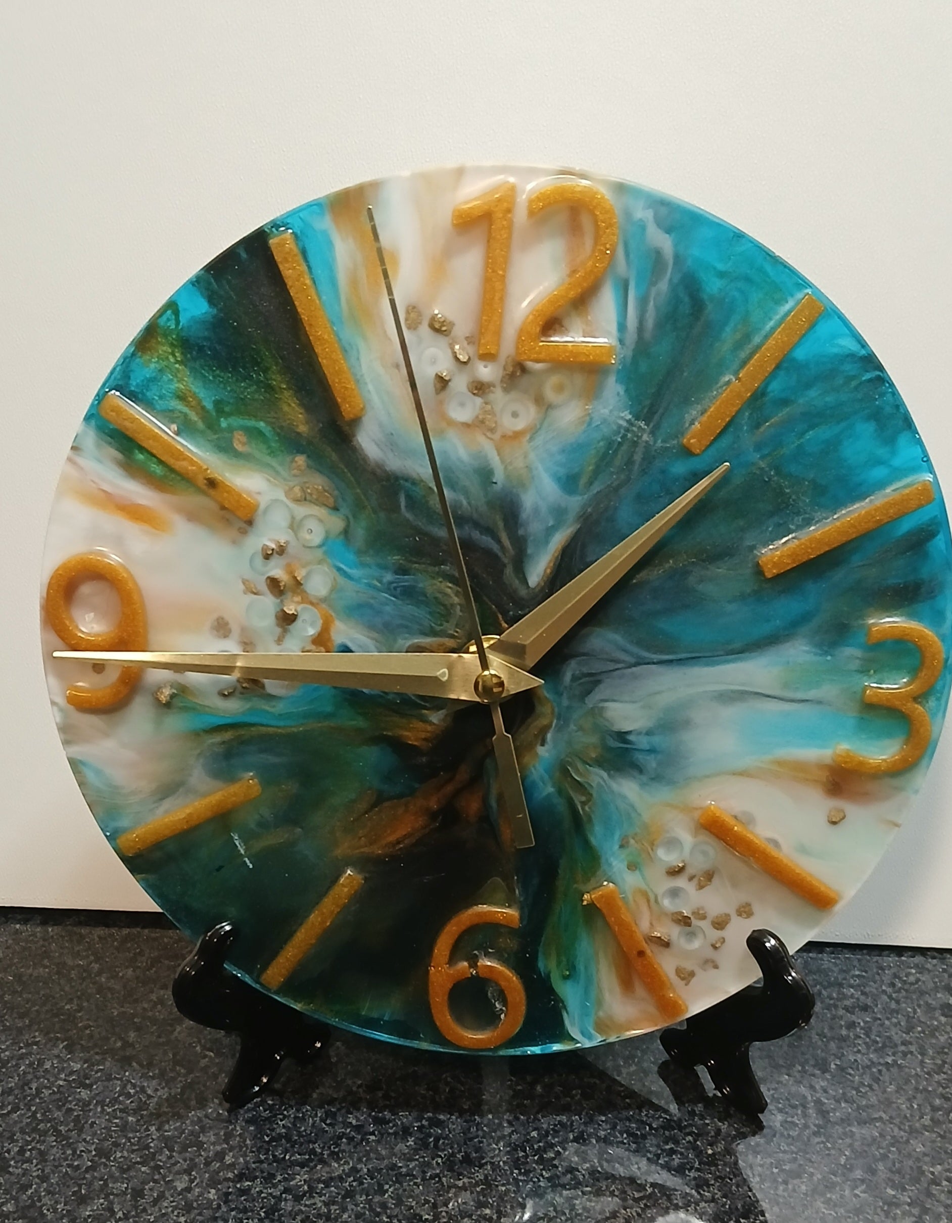 Relógio de mesa Artesanal em Resina Epóxi – Peça Única