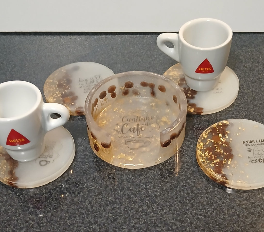 Porta-copos artesanais.